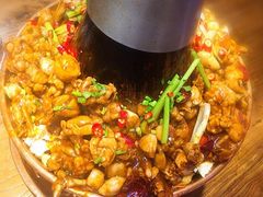 经典碳火牛蛙-老佛爷蛙锅•鲜蛙煲(麦凯乐店)