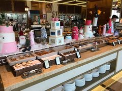自助取餐区-大中华希尔顿酒店-念自助餐·嗨啤·小龙虾