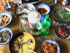 -小洞天柴火土菜馆