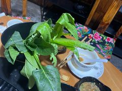 -果松木炭酸菜铜火锅·外婆参鸡汤