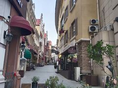 -鲁邦国际风情街(麦世达韩国精品百货店)