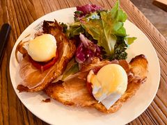班尼迪克蛋-Common Table · Brunch & Coffee