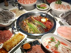 -茅草房·河畔园林火锅