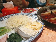 -周小明火锅(黑金冠社区店)