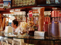 -Gelateria Dondoli