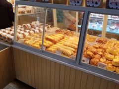 面包甜点陈列柜-格瑞思动物奶油生日蛋糕(园区永旺店)