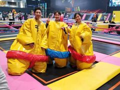 -嘿哟动霸CHUA·新潮玩运动娱乐中心·蹦床滑冰团建乐园