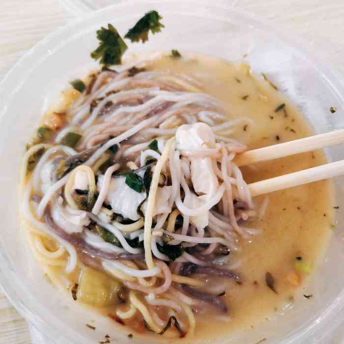 五谷渔粉(花边岭店)-"相对附近来说比较喜欢这家,味道好,速度快.