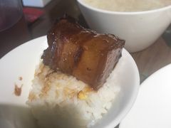 米饭配红烧肉-金枝玉叶上海人家食府(三里河店)