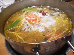 酸萝卜鸭架汤-荣波烤鸭(新世纪百货店)