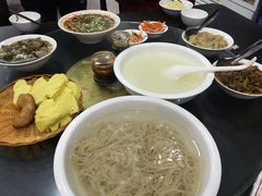-老吴起黄米饭炖羊肉剁荞面