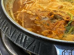 土豆排骨火锅（辣）-喇喇排骨火锅·传统韩式脊骨汤(望京西园总店)