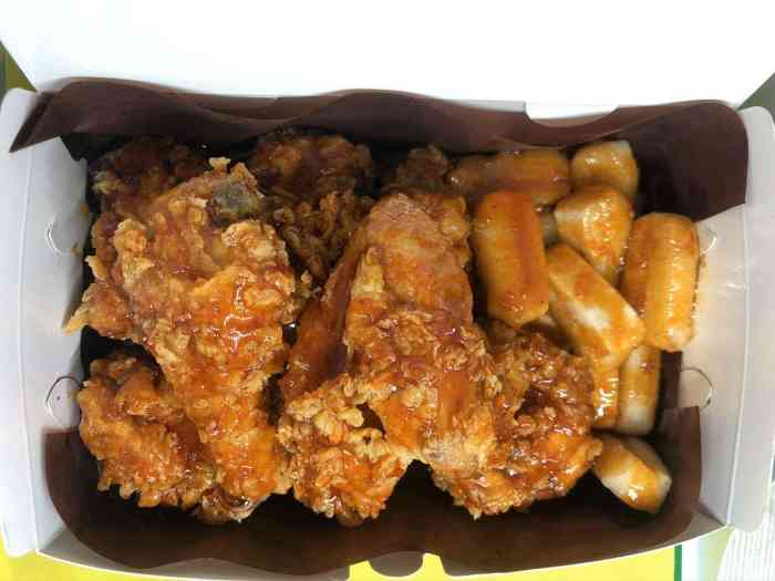 喔喔韩式炸鸡-"弟弟点了炸鸡当下午茶没想到这家店的味道.