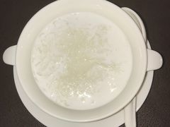 官燕双皮奶-广州文华东方酒店·江-由辉师傅主理