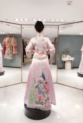 点击看大图 -GRACE KELLY婚纱与礼服(北京店)