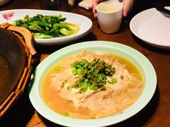 -阿瓦山寨·湘菜现炒·剁椒鱼头王(咸阳总店)
