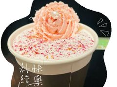 倾城之恋玫瑰芝士拿铁-StayReal Cafe(长宁来福士广场东八区店)