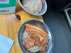 -梁阿婆廿年老牌扣肉糯米饭