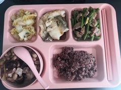 -悦芽照护月嫂+育儿嫂(杭州店)