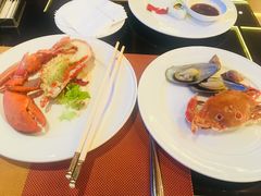 -大中华希尔顿酒店-念自助餐·嗨啤·小龙虾