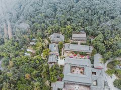 -峨眉山报国寺