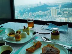 -亚洲国际大酒店·云顶阁旋转自助餐厅