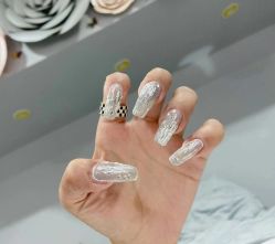-尚菡轻奢美学