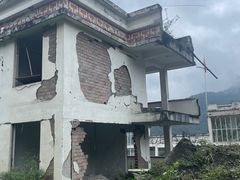 -四川汶川特大地震漩口中学遗址