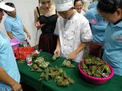 -亚龙湾亚泰商业街