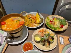 酥炸老虎虾香芒米纸卷配榴莲汁-CHINCHIN 青青·泰国料理(万象食家店)