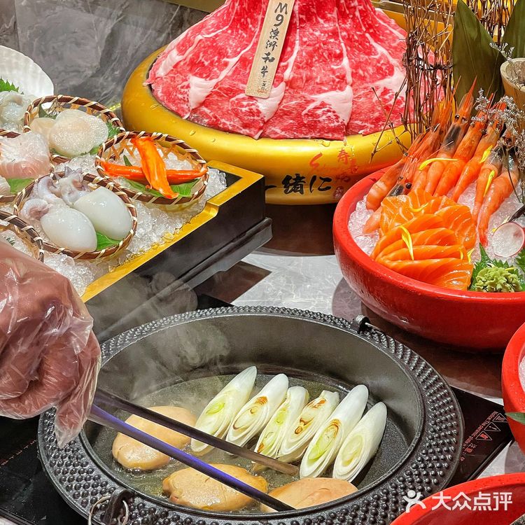 竟然在吃M9和牛的店里❗️调了杯傻瓜伏特加🔥不限量