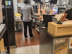 -麦当劳(展览路店)