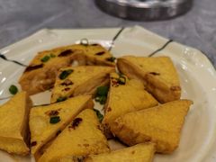 香煎客家黄豆腐-银峰农庄·特色烧鸡·鲜无花果浸鸡
