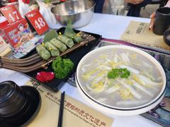 -刘姐啤酒鱼民族演艺餐厅(西街总店)