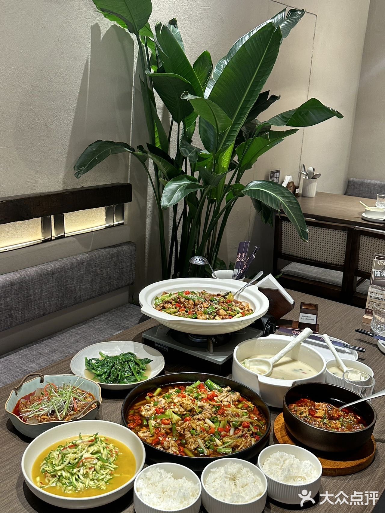  大连的！新晋川菜馆过于费米饭了🍚环境一绝