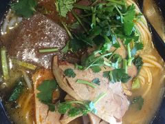 香辣霸王鸭米线-老妈米线(港龙店)