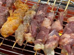 -哈尔滨小酒馆·鲜肉现穿自助烧烤(康新花园店)