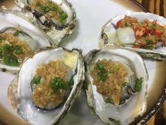 乌酱烤生蚝-大富蚝乌东哥饭店·石锅鱼杂·柠檬鸭(革新路店)