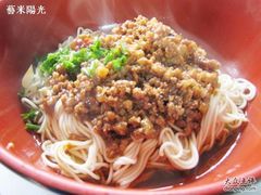 炸酱面-老地方面馆(思南路店)