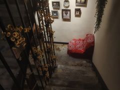 -小草屋轰趴馆别墅派对新场团建家庭聚会