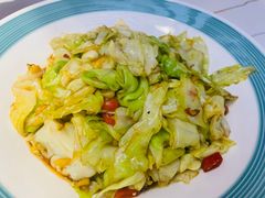 -阿瓦山寨·湘菜现炒·剁椒鱼头王(咸阳总店)