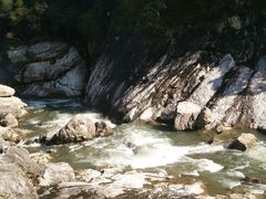 -燕子河大峡谷天坑仙境
