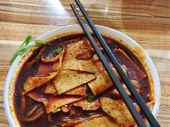 红油米线-老字号杨坡红油米线腊汁肉夹馍(东四道巷店)