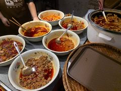 -爆炸头阿姨小四川正宗川味小吃(无任何分店)