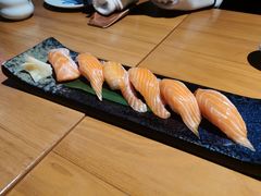 三文鱼腩手握寿司-渔寿司·日本料理(艾尚天地店)