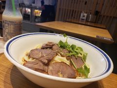 牛肉爽口拌面-文叔·湖北名小吃·小龙虾(华强北店)