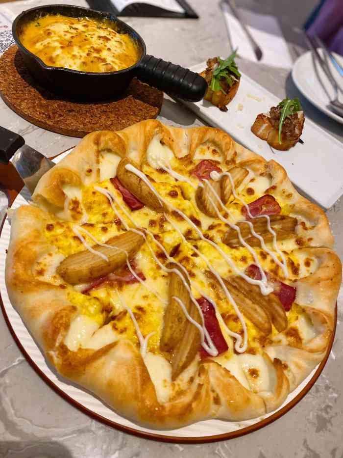 必胜客(百联西郊购物中心店)-"看到出新品披萨了来尝个鲜,正好也想吃