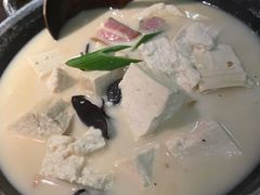 土家手掰柴火豆腐-吃饭皇帝大土家民族菜(正大广场店)