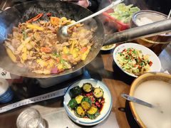 -富正毅三下锅·湘西韵味(天门山索道店)