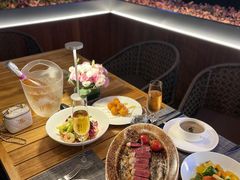 -MONICH牛排融合餐厅(和义大道购物中心店)